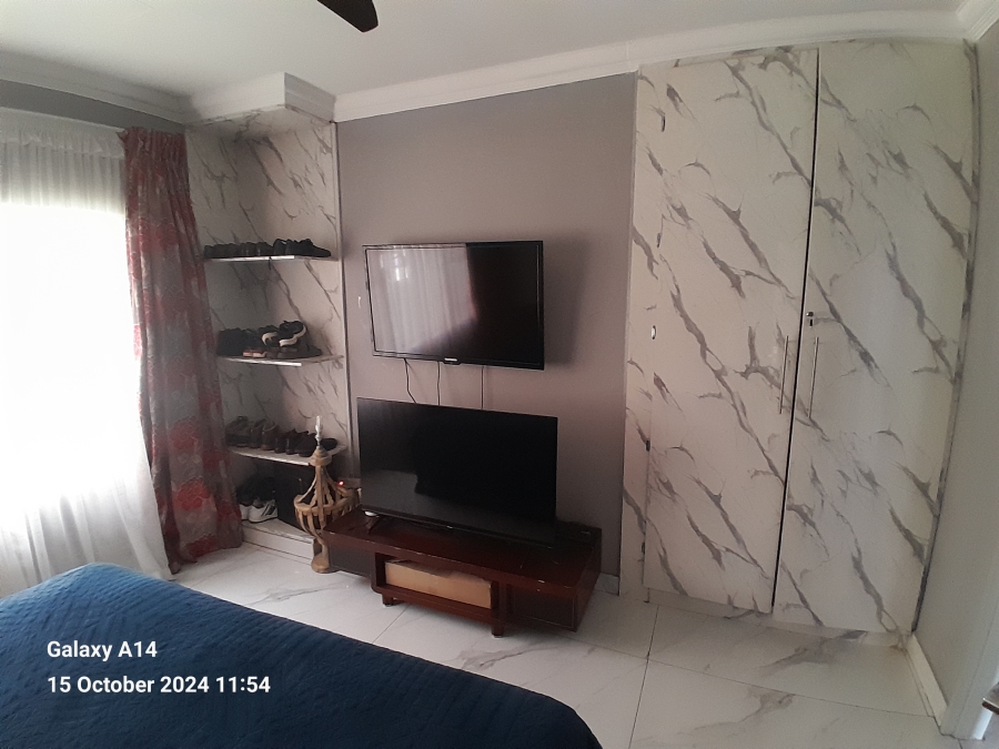 6 Bedroom Property for Sale in Protea Park North West